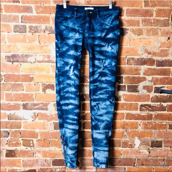 BCBG Denim - BCBG “Ice Wash” Skinny Jeans